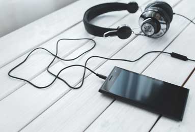 热刺和纽卡有意引进佛罗伦萨中场法乔利，已初步试探性接触